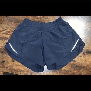 navy/dark blue lululemon hotty hot shorts 4”
